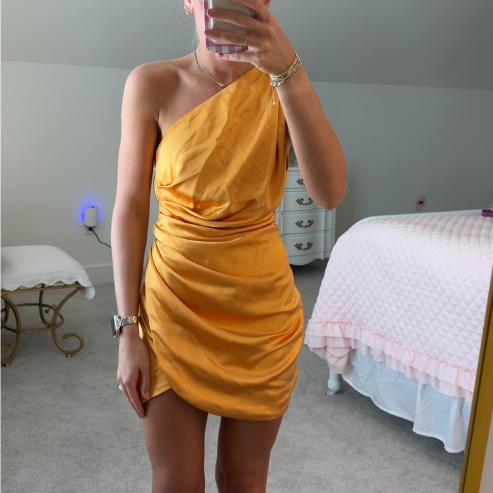 Elliatt One-Shoulder Gold Dress
